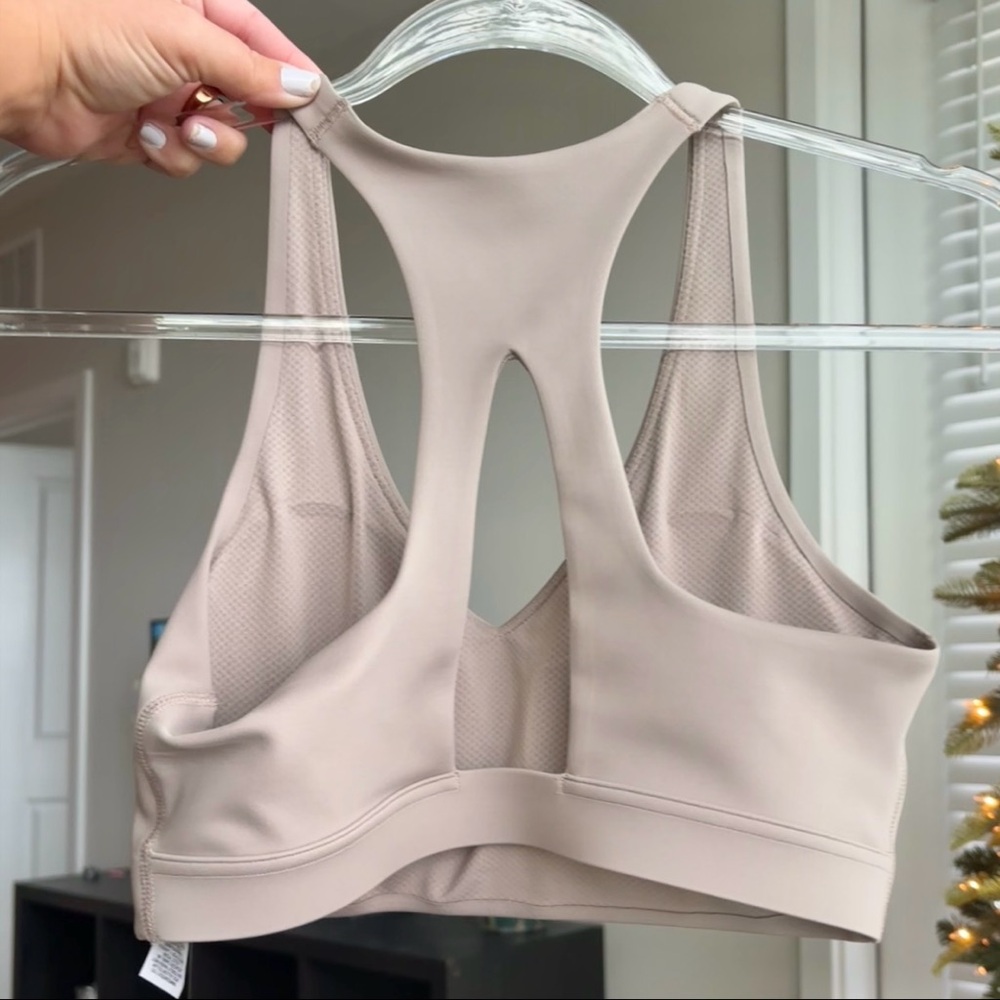 Nike Universa Padded Sports Bra NWT Size Small Malt Mink Brown Color - Picture 5 of 9